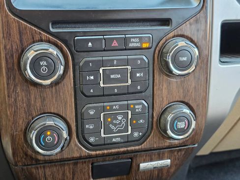 Used 2013 Ford F150 Lariat w/ Mid Equipment Group AWD/4WD image 26