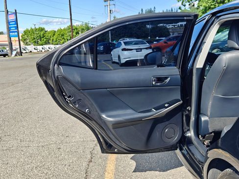 Used 2015 Lexus IS 250 RWD image 32