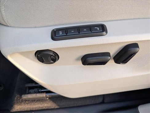 Used 2025 Volkswagen Atlas SEL Premium R-Line image 34