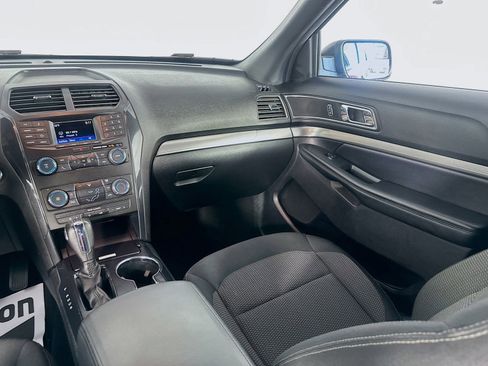 Used 2019 Ford Explorer XLT FWD image 22