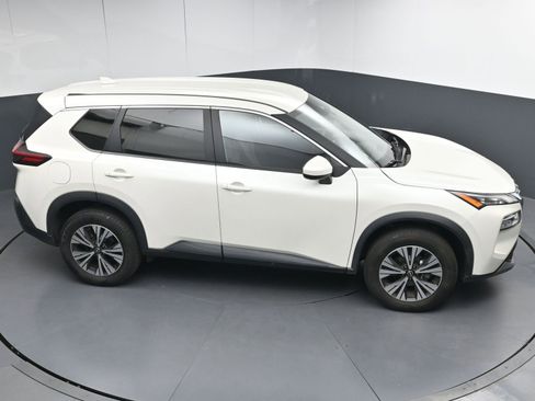 Used 2023 Nissan Rogue SV image 32