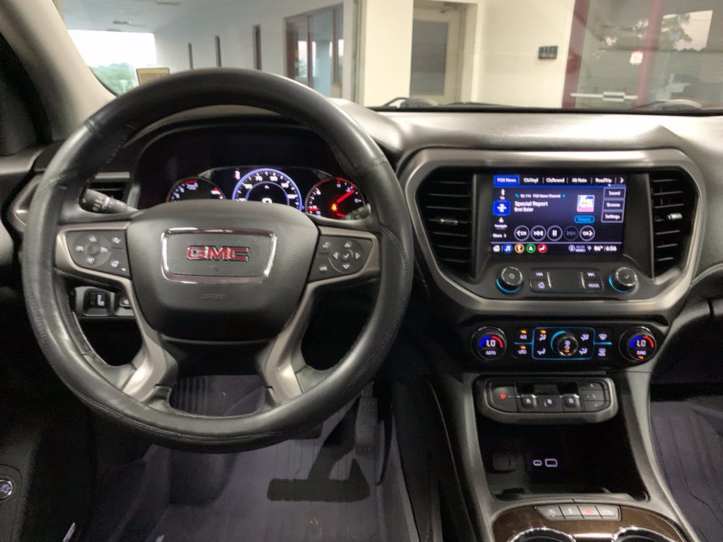Used 2023 GMC Acadia AT4 w/ Technology Package AWD/4WD image 8