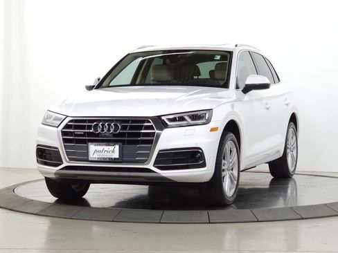 Used 2018 Audi Q5 Prestige w/ Prestige Package AWD/4WD image 3