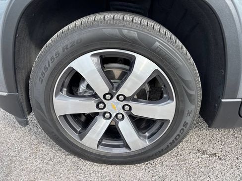 Used 2021 Chevrolet Traverse LT w/ LT Premium Package FWD image 7