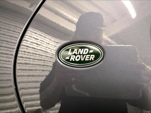 Certified 2025 Land Rover Discovery Dynamic SE AWD/4WD image 32