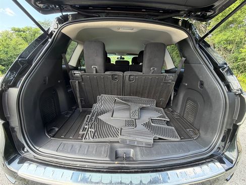 Used 2015 Nissan Pathfinder SV w/ Cargo Package AWD/4WD image 9
