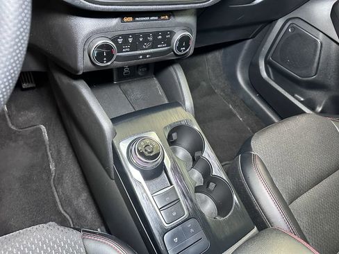 Certified 2025 Ford Escape ST-Line AWD/4WD image 39