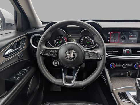 Used 2020 Alfa Romeo Stelvio Ti AWD/4WD image 29