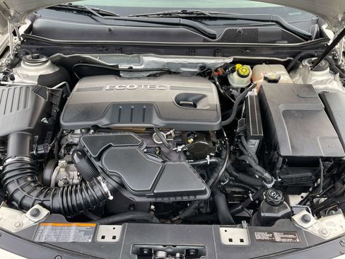 Used 2011 Buick Regal CXL w/ RL2 Preferred Equipment Group image 9