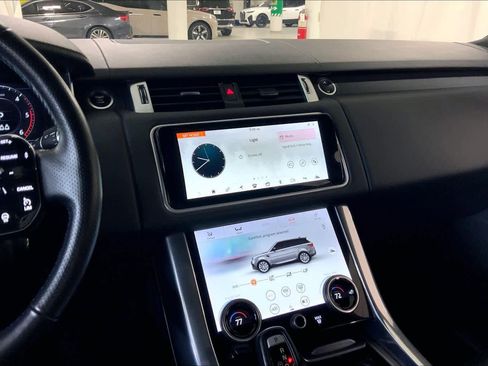 Used 2018 Land Rover Range Rover Sport HSE image 6
