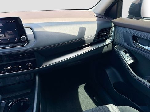Used 2023 Nissan Rogue SV FWD image 21