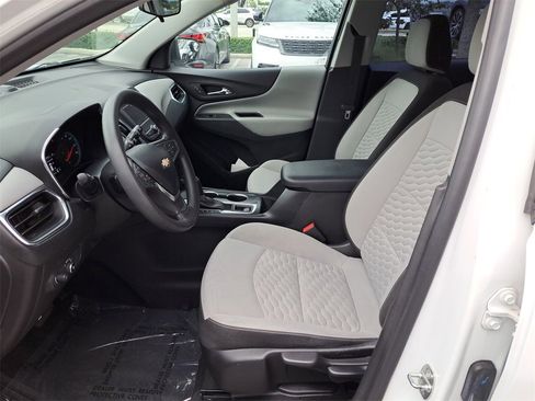 Used 2021 Chevrolet Equinox LS image 13