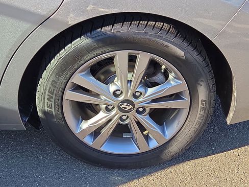 Used 2018 Hyundai Elantra Value Edition image 31