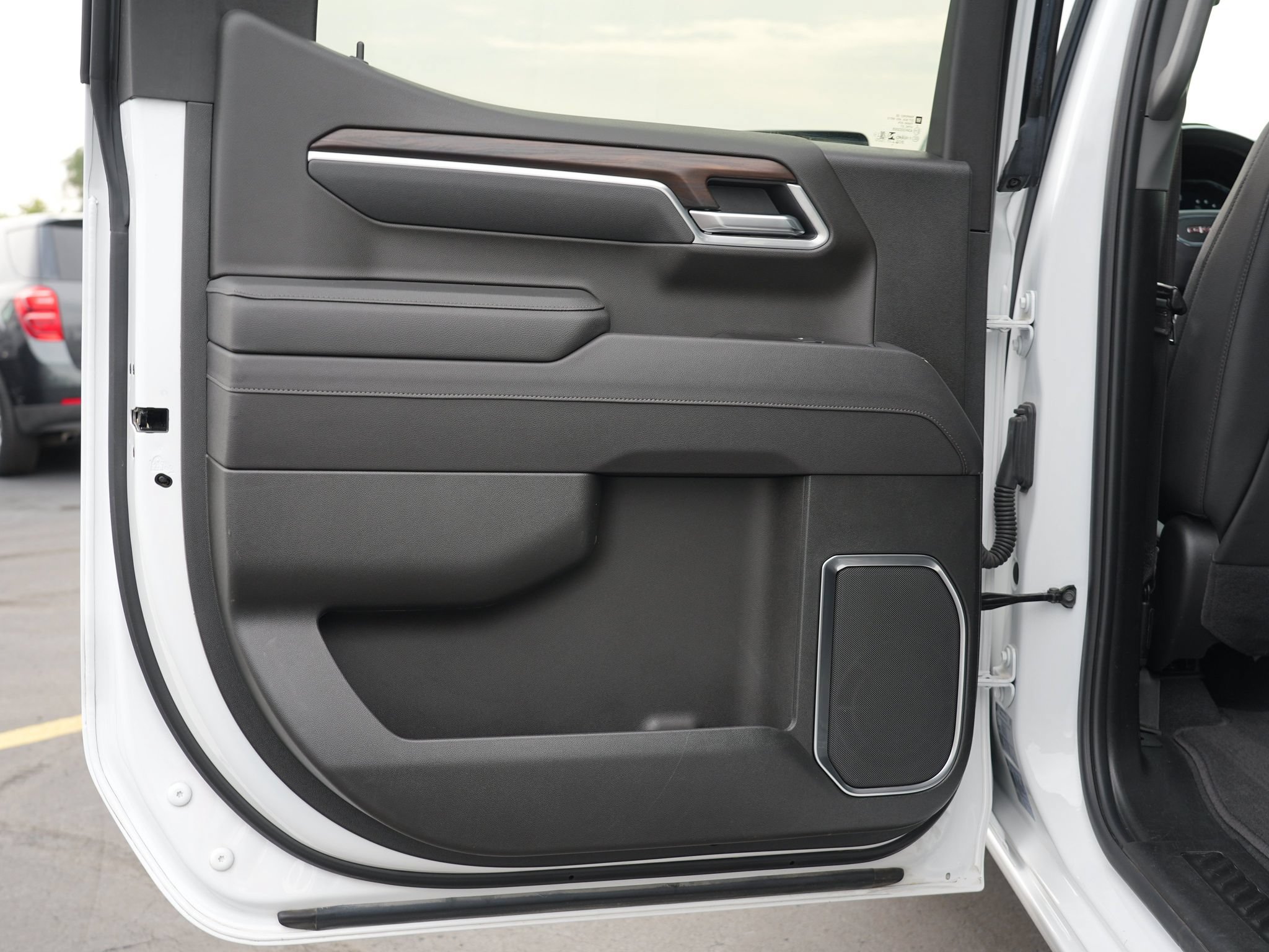 Used 2025 GMC Sierra 1500 SLT AWD/4WD image 20