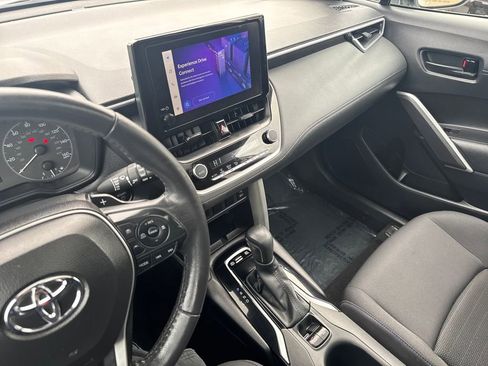 Used 2024 Toyota Corolla Cross AWD Hybrid w/ Moonroof Package image 22