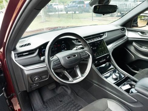 Used 2022 Jeep Grand Cherokee L Laredo RWD image 15