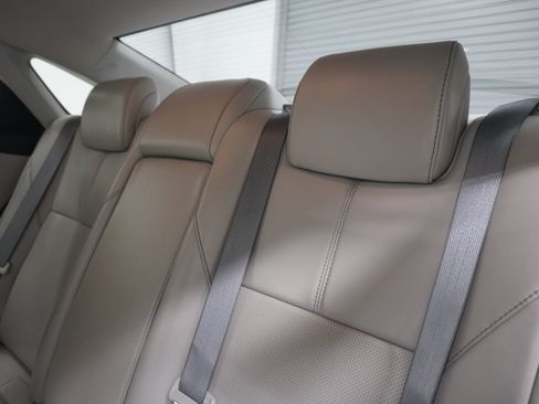 Used 2016 Toyota Avalon Limited w/ Toyota Safety Sense Package FWD image 12