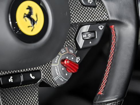 Used 2019 Ferrari 812 Superfast RWD image 27