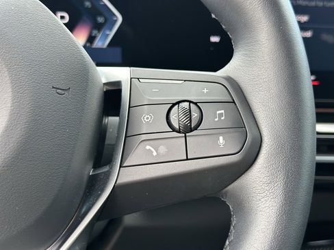 Used 2025 BMW X1 xDrive28i w/ Technology Package image 34