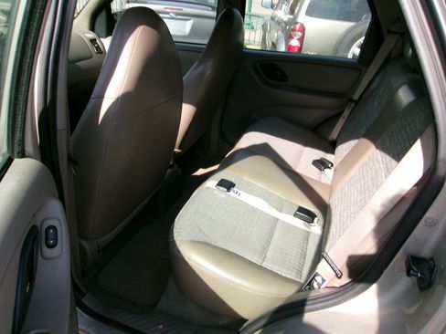 Used 2001 Ford Escape XLS image 7