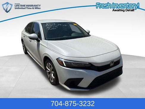 Used 2023 Honda Civic LX image 1