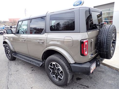 Certified 2025 Ford Bronco Outer Banks image 3