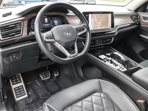 Used 2024 Volkswagen Atlas SEL Premium R-Line image 4