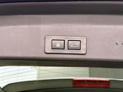 Certified 2025 Subaru Ascent Limited w/ Popular Package #1 image 13