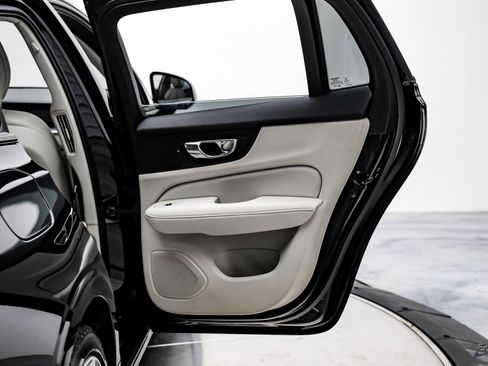 Used 2020 Volvo V60 T5 Momentum w/ Protection Package Premier image 77