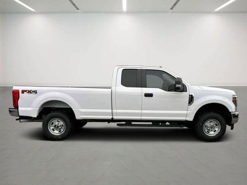 Used 2019 Ford F250 XL w/ XL Value Package image 5