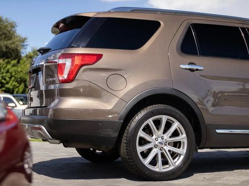 Used 2016 Ford Explorer Limited w/ Equipment Group 301A FWD image 15