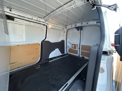 Used 2019 Ford Transit Connect XLT FWD image 9