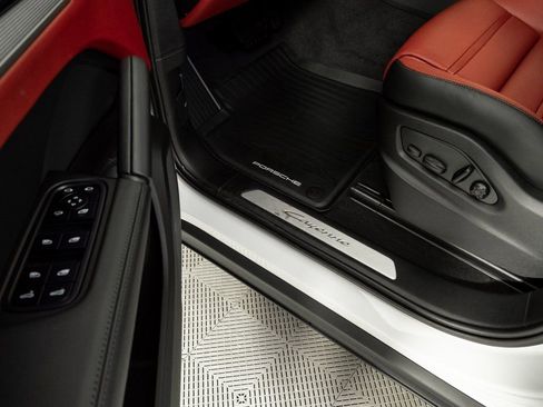 New 2026 Porsche Cayenne Base image 8