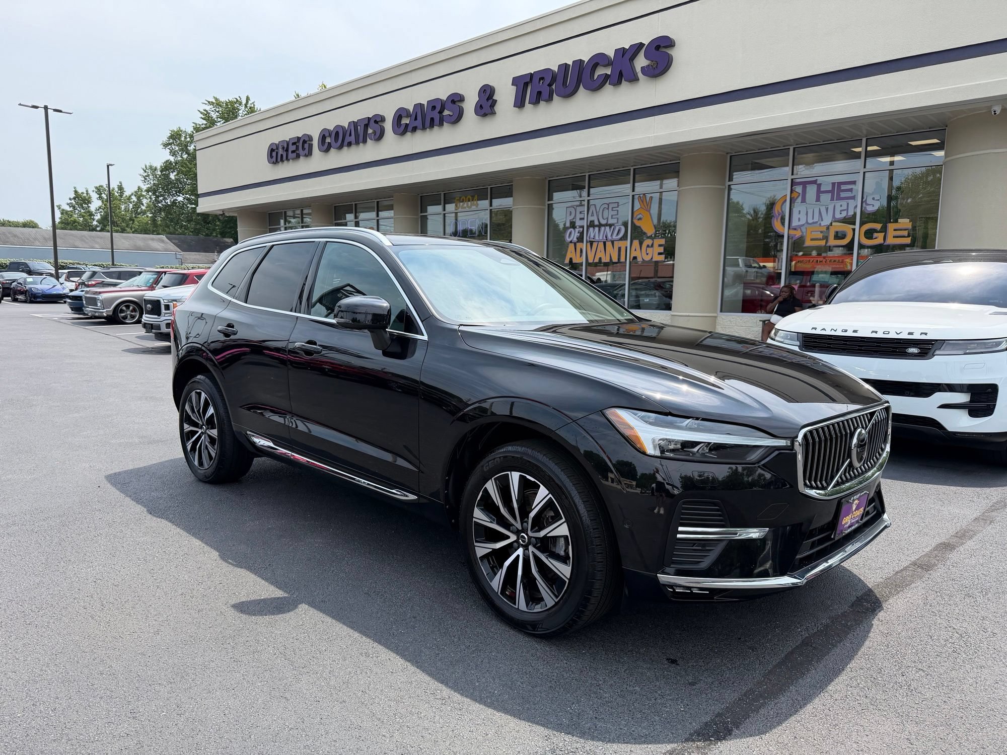 Used 2023 Volvo XC60 B5 Plus AWD/4WD image 1