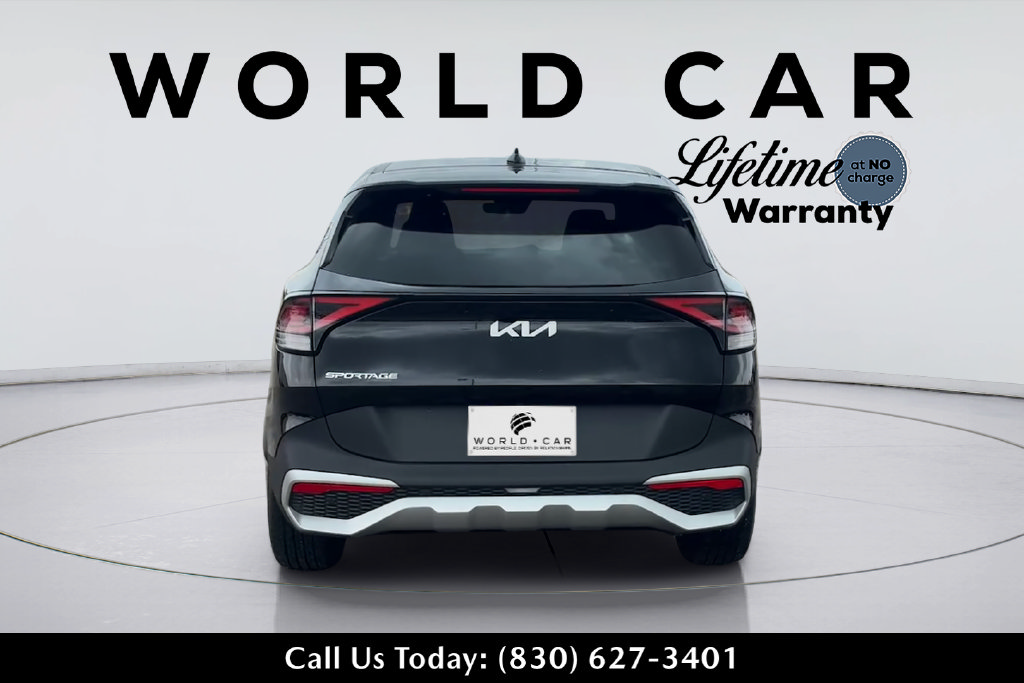 Used 2025 Kia Sportage EX FWD image 4