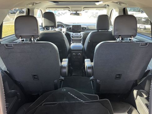 Used 2023 Ford Explorer XLT w/ Equipment Group 202A image 9