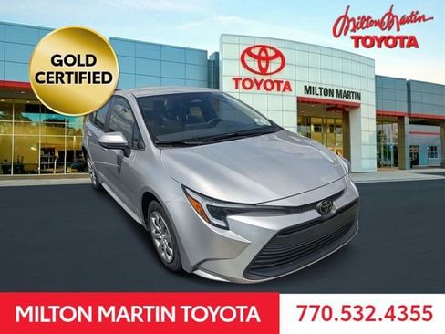 Used 2026 Toyota Corolla LE FWD image 1
