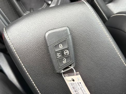Used 2024 Volkswagen Tiguan SE R-Line w/ MDO Package, Two-Row AWD/4WD image 29