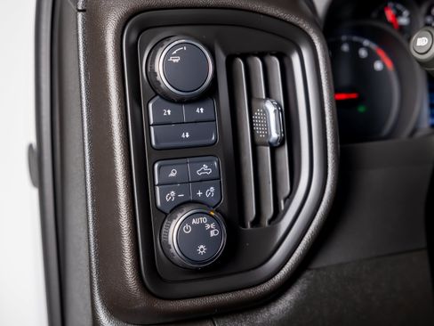 Used 2025 Chevrolet Silverado 3500 W/T AWD/4WD image 34