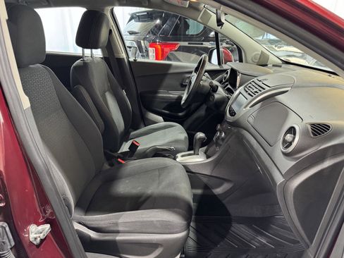 Used 2016 Chevrolet Trax LS w/ LPO, Protection Package FWD image 21