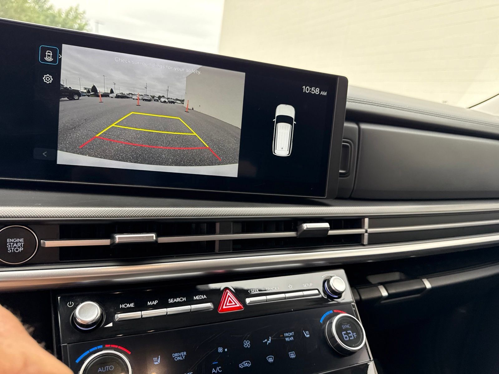 Used 2025 Hyundai Santa Fe SEL FWD image 26