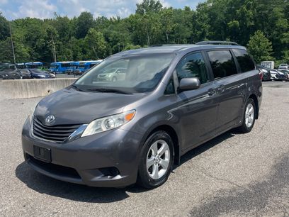 Used 2017 Toyota Sienna LE