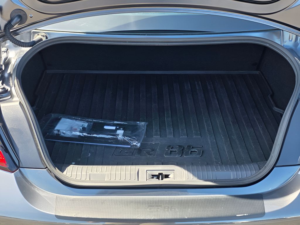 Used 2023 Toyota GR86 Premium w/ ALL Weather Mat Package (TMS) RWD image 10