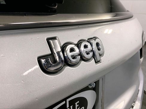 Used 2025 Jeep Compass Limited AWD/4WD image 29