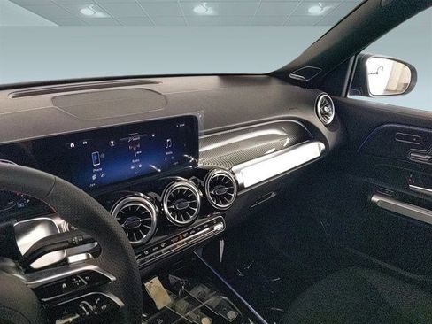 New 2024 Mercedes-Benz GLB 250 image 22
