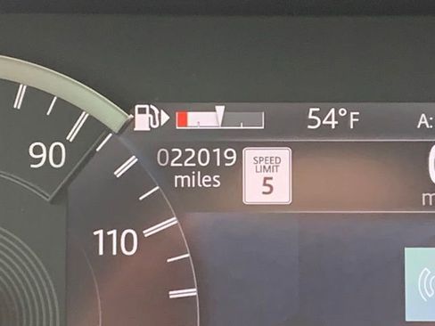 Used 2023 Land Rover Discovery S image 28