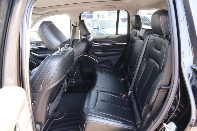 Used 2024 Jeep Grand Cherokee Limited 4xe AWD/4WD image 11