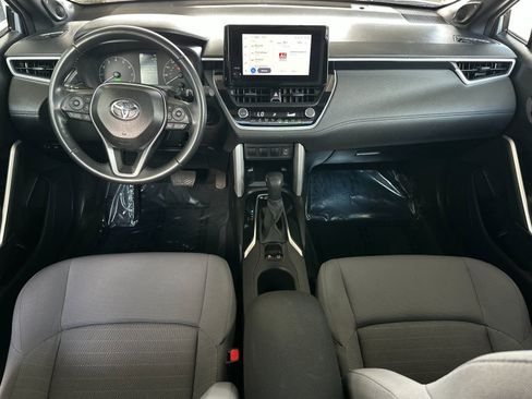 Used 2025 Toyota Corolla Cross AWD Hybrid w/ Moonroof Package image 12