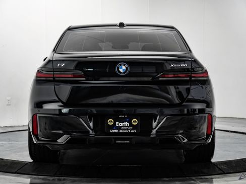 Used 2025 BMW i7 xDrive60 w/ Executive Package AWD/4WD image 12