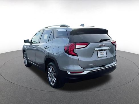 Used 2024 GMC Terrain SLT image 11